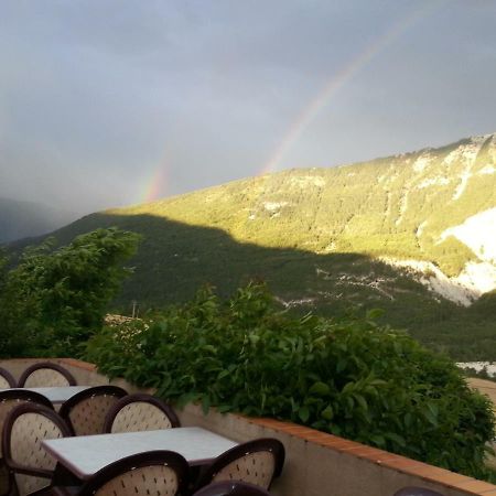 Mas Du Colombier Bed & Breakfast Saint-André-les-Alpes Екстериор снимка