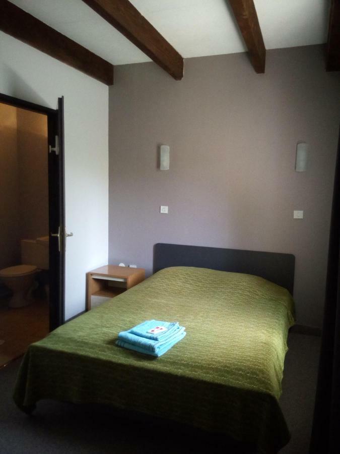Mas Du Colombier Bed & Breakfast Saint-André-les-Alpes Екстериор снимка