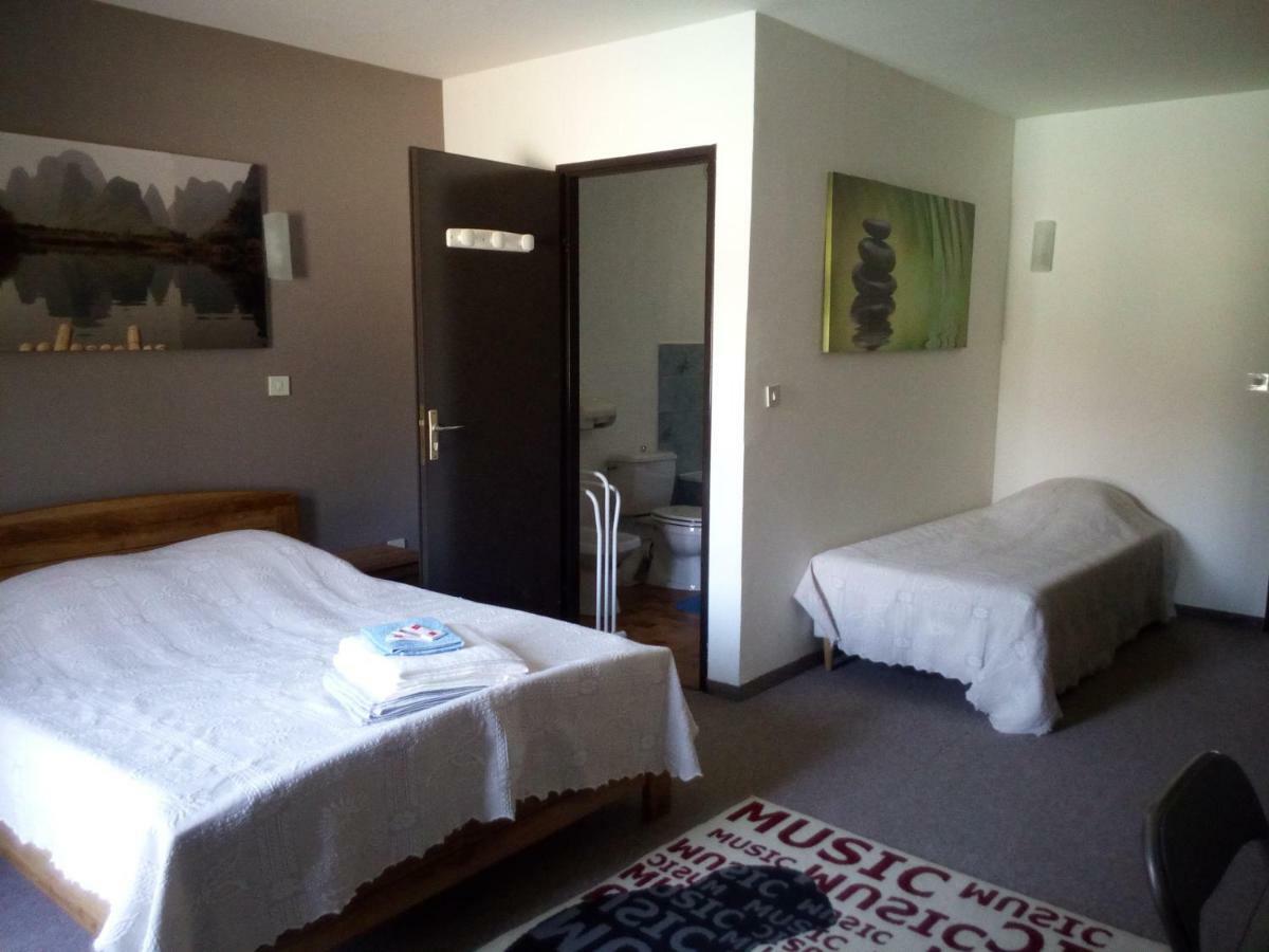Mas Du Colombier Bed & Breakfast Saint-André-les-Alpes Екстериор снимка
