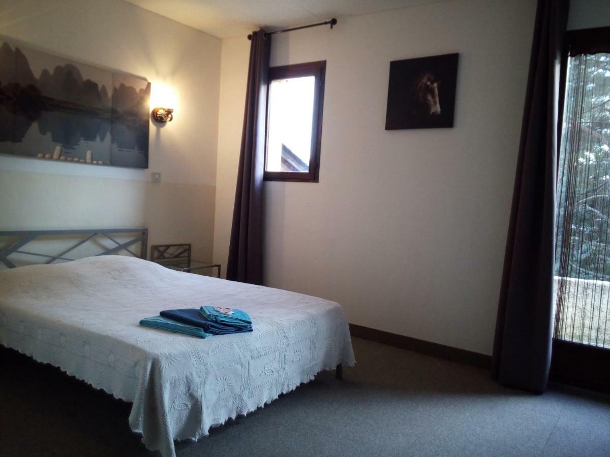Mas Du Colombier Bed & Breakfast Saint-André-les-Alpes Екстериор снимка